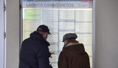 Sulaukę 50-ies jaučiasi išmesti už borto: darbdaviai net neskaito gyvenimo aprašymo