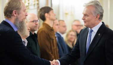 Komentarai po prezidento Nausėdos susitikimo su kultūros bendruomenės atstovais - Delfi