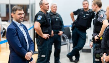 Riaušių byla. Teismas paskelbė nuosprendį, Kandrotas siunčiamas į kalėjimą - Delfi