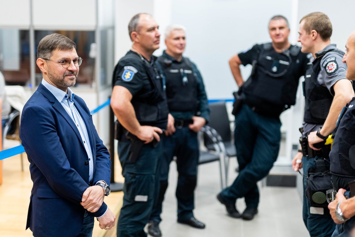 Riaušių byla. Teismas paskelbė nuosprendį, Kandrotas siunčiamas į kalėjimą - Delfi