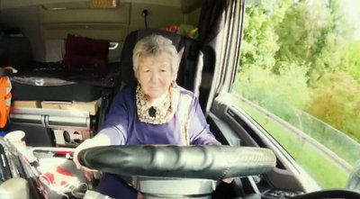 Vairuotoja močiutė Rosi