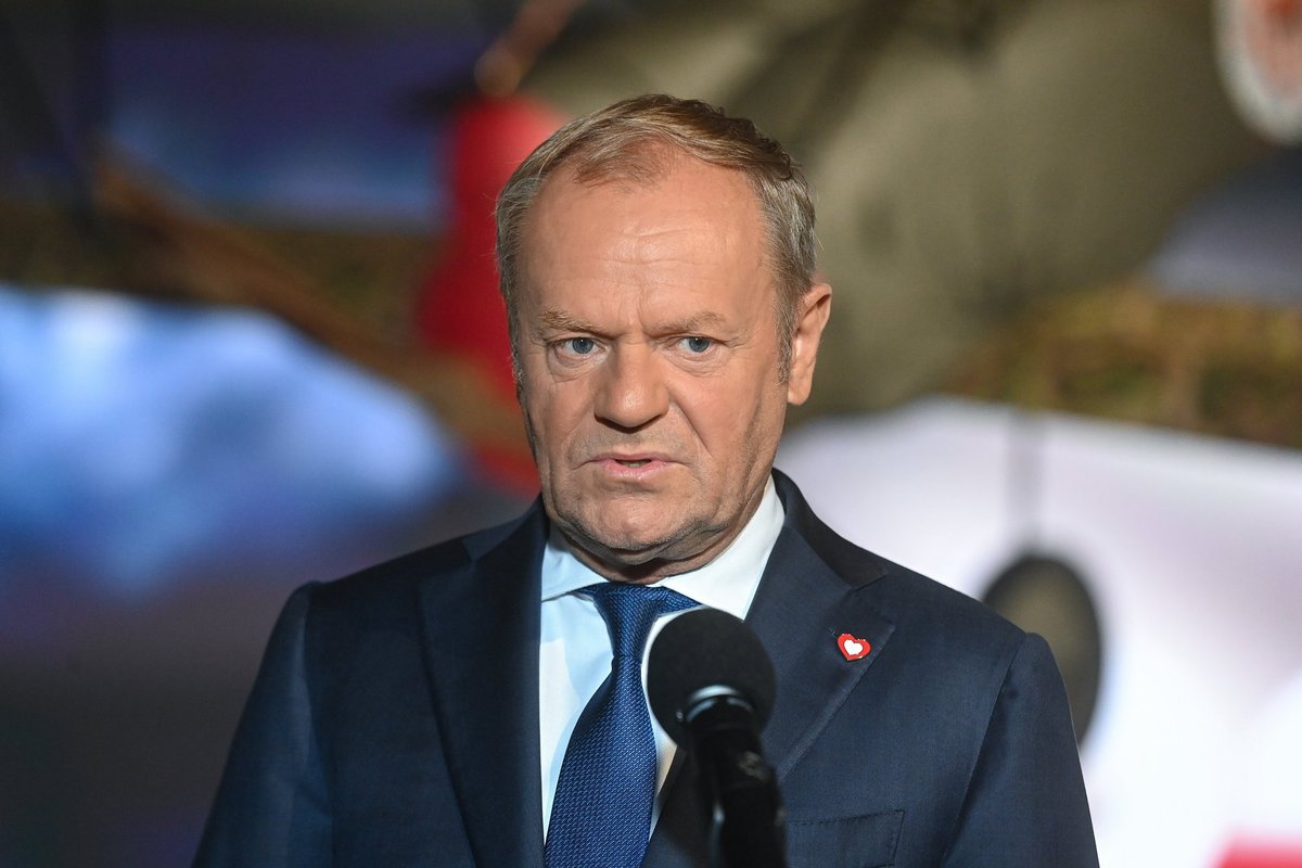 Tuskas: Lenkijos oro erdvę pažeidžiančius skraidančius objektus numušinėsime