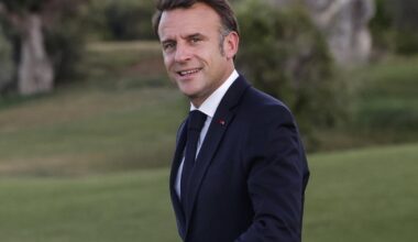 Niujorke Macronas buvo priverstas daryti tai, kas jam neįprasta