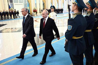 Kasymas Žomartas Tokajevas, Vladimiras Putinas