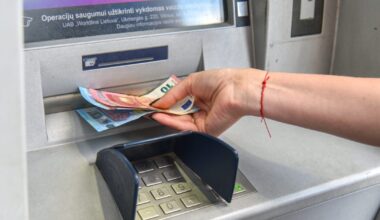 Bankomatų era jau baigėsi: daugiau nebegausite grynųjų pinigų, situacija Lietuvoje keičiasi iš esmės