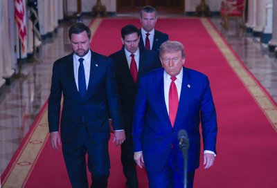 Donaldas Trumpas su komanda