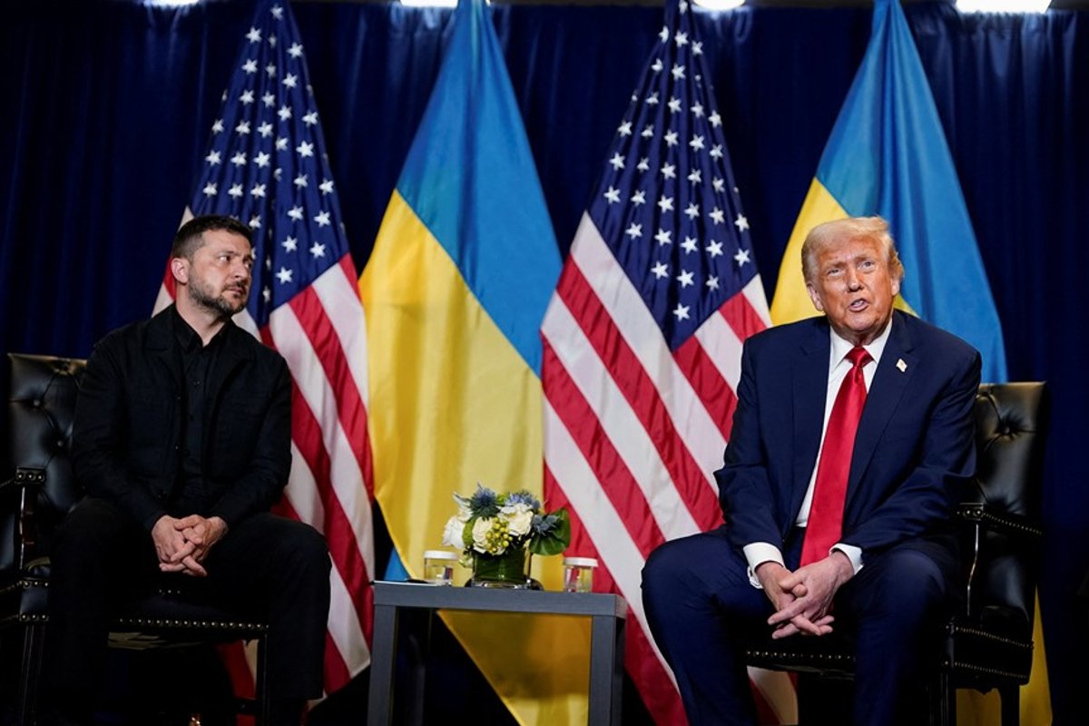 Karas Ukrainoje. Žiniasklaida: Zelenskis Niujorke išsakė prašymą Trumpui - Delfi