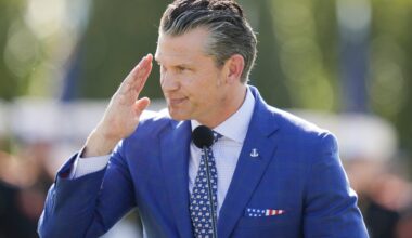 Paaiškėjo priežastis, kodėl Pentagonas skubiai sukvietė šimtus JAV generolų ir admirolų iš viso pasaulio