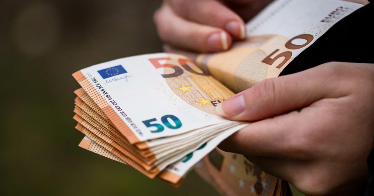 Grynųjų pinigų čia jau negausite: istorinis sprendimas, kuris milijonus paliks be jokio pasirinkimo