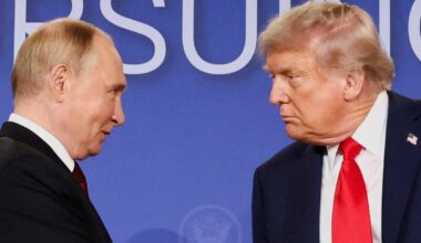 Trumpas reikalauja, kad Putinas sustabdytų karą