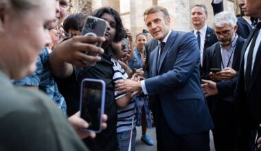 Chaoso apimtą Prancūziją per dantį traukia net italai - Delfi