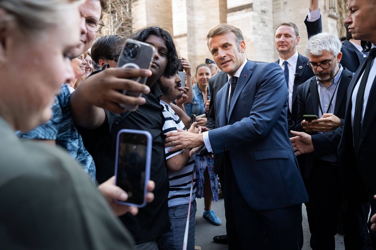 Chaoso apimtą Prancūziją per dantį traukia net italai - Delfi