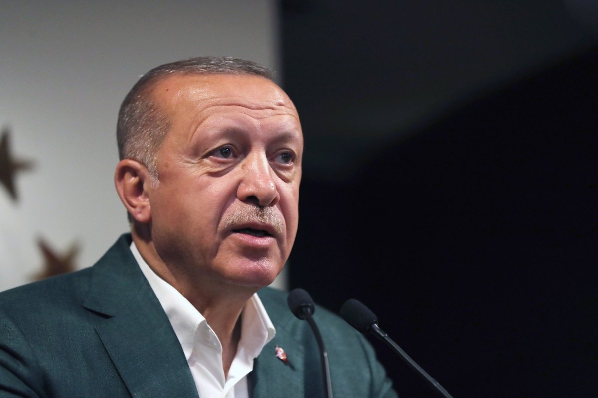 Trumpas paragino Turkijos prezidentą nustoti pirkti rusišką naftą