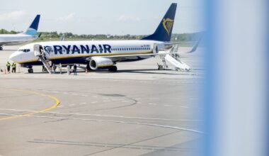 „Ryanair“ vėl nukelia naująją tvarką dėl įlaipinimo kortelių