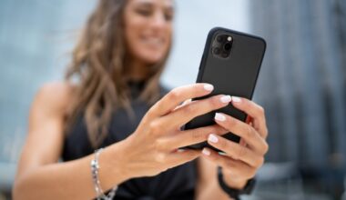 „Telia“ ir vėl kelia kainas: viena populiariausių paslaugų taps ženkliai brangesnė, paaiškino, kodėl