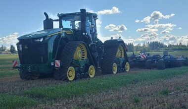 Mano ūkis - Keturių vikšrų XXL traktorius Lietuvos laukuose