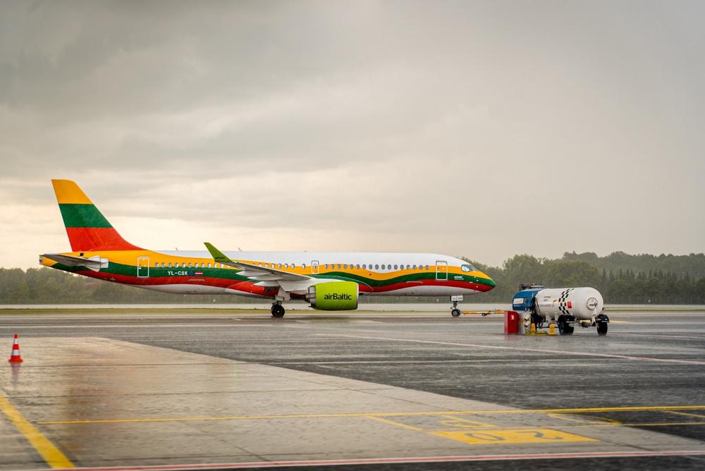 Lietuviškas „airBaltic“ lėktuvas