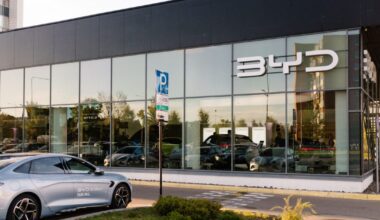 Vilniuje atidarytas naujas BYD salonas: elektromobiliai, ilgaamžiškumo filosofija ir net gilių kava