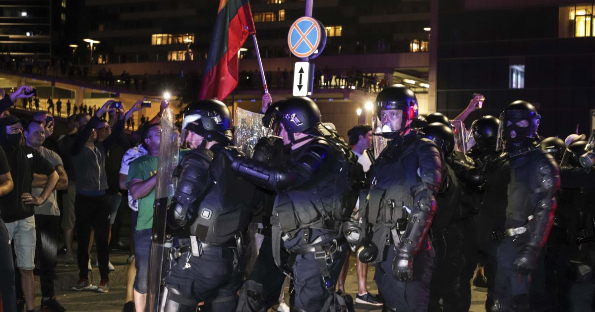 Lietuviška riaušių byla - ko išmokysime prancūzus - Respublika.lt