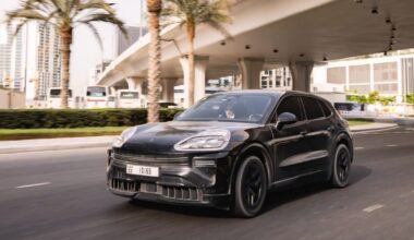 „Porsche“ nusisuka nuo elektromobilių: vietoje elektrinio flagmano, ruošiamasi sugrįžti prie benzininių