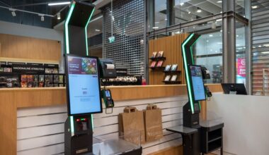 Naujas tyrimas atskleidė: beveik pusė lietuvių pirmenybę teikia savitarnos kasoms