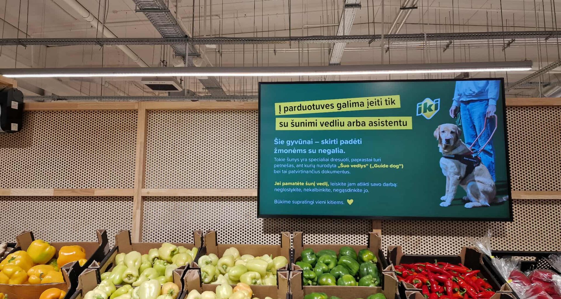 Į parduotuves gali įeiti tik šie gyvūnai