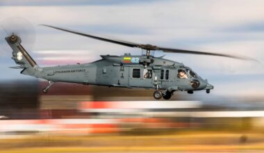 „Black Hawk“ sraigtasparniai jau Šiaulių aviacijos bazėje