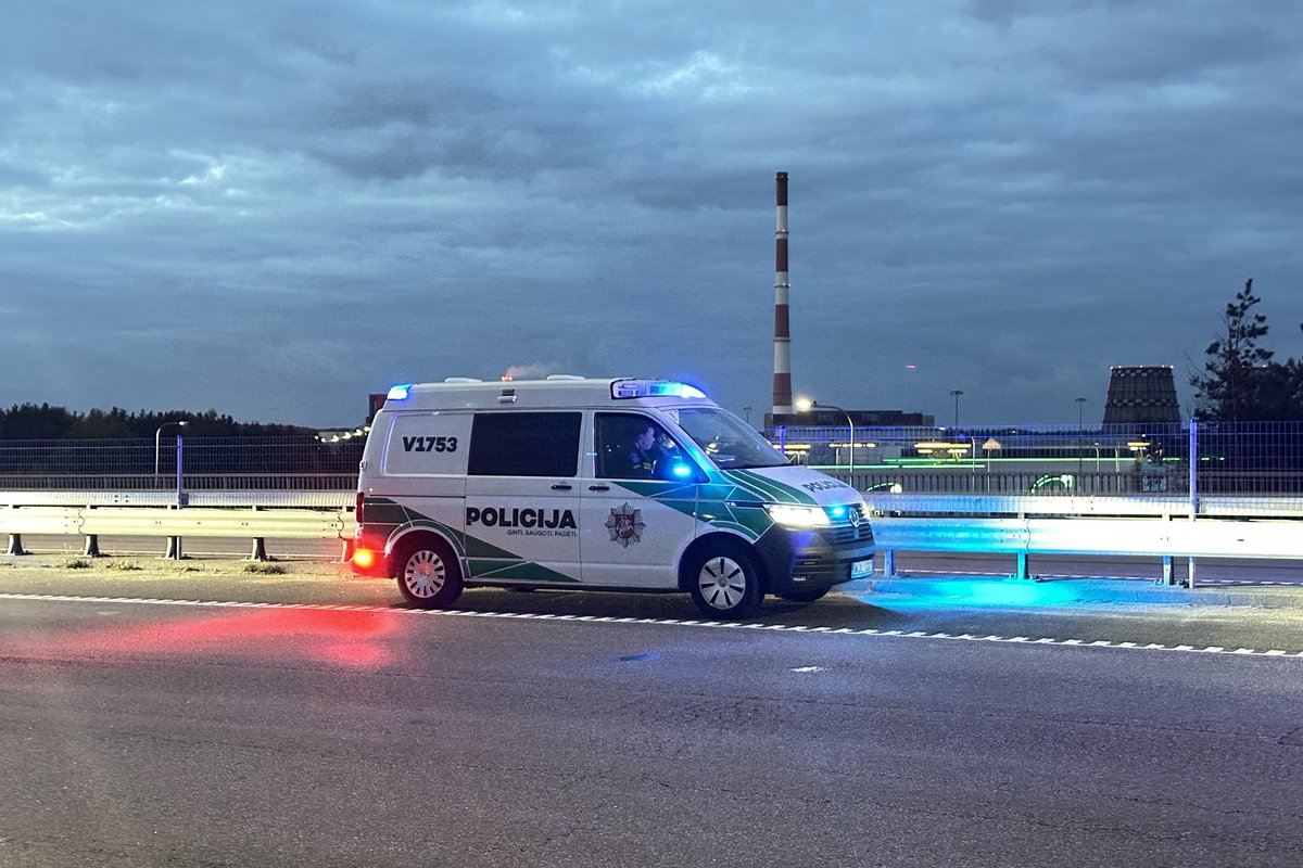 Šakių rajone susidūrė du automobiliai, moteriai prireikė medikų
