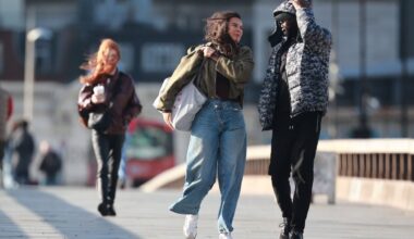 Jungtinę Karalystę ir Airiją talžo stipri audra: vienas žmogus žuvo, šimtai tūkstančių liko be elektros