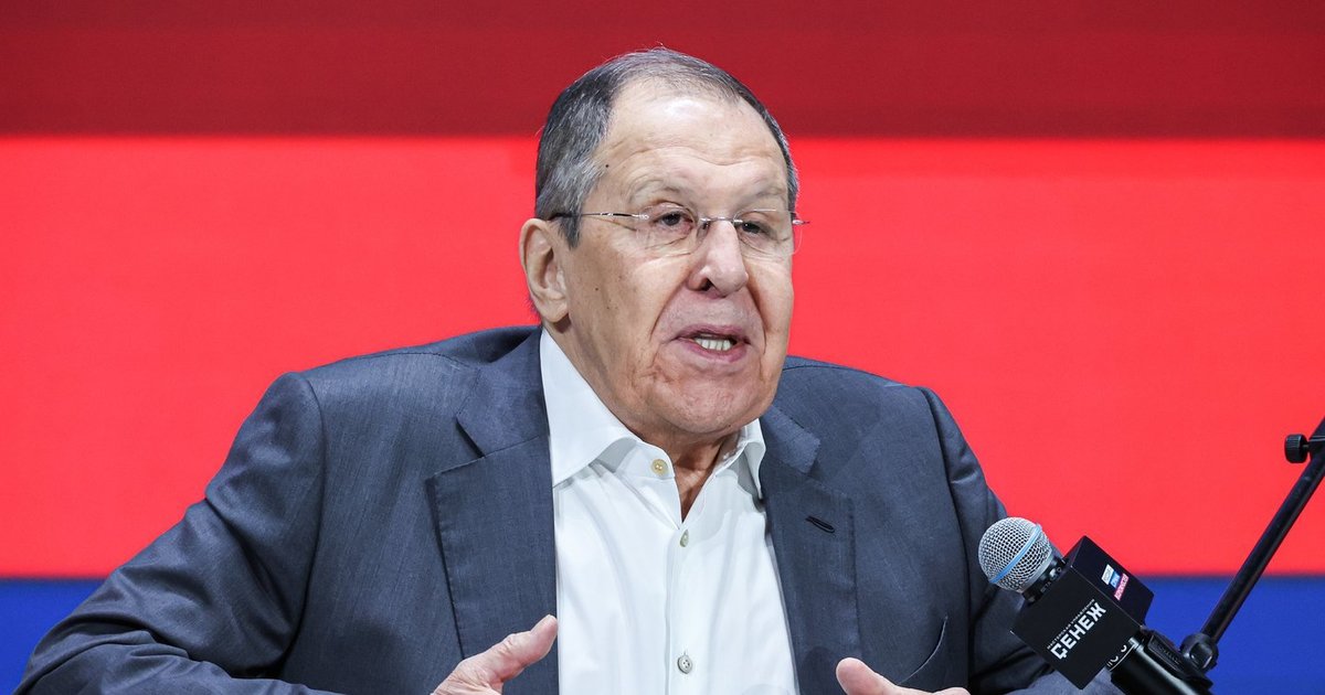 Karas Ukrainoje. Lavrovas žarsto kaltinimus Vakarams: „NATO plečiasi kas minutę, ruošiasi dideliam karui“