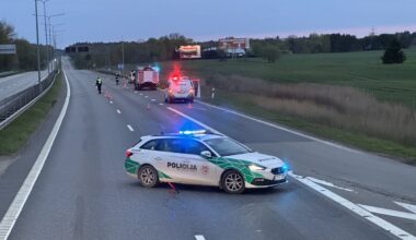 Tragiška avarija kelyje A1 – apvirto automobilis, žuvo vairuotojas - Delfi