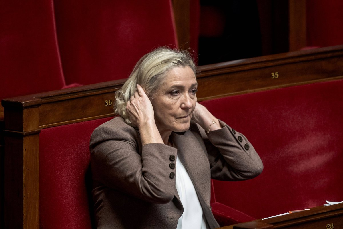 Prancūzijos parlamentas pirmą kartą priėmė Le Pen partijos pasiūlytą rezoliuciją