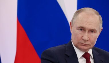 „Tegul jie apie tai pagalvoja“: Putinas žada pribloškiantį atsaką Vakarams