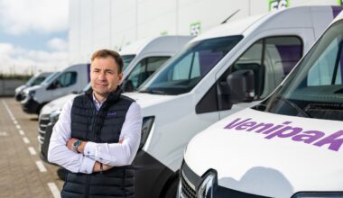 Sugrįžo po metų, trejų ir net devynerių: kodėl darbuotojai renkasi tą pačią įmonę?