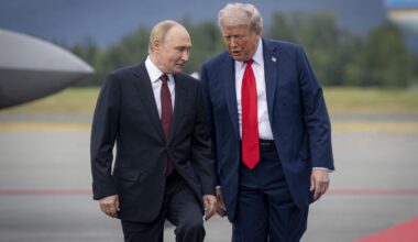 Trumpas jau aštuntą kartą nusivylė Putinu