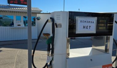 Rusai dėl degalų trūkumo jau neslepia: sugrįžo 90-tieji