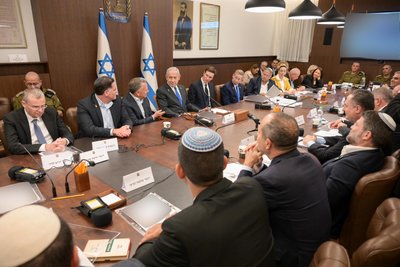 Izraelio vyriausybė pritarė pirmajam susitarimo dėl Gazos Ruožo etapui