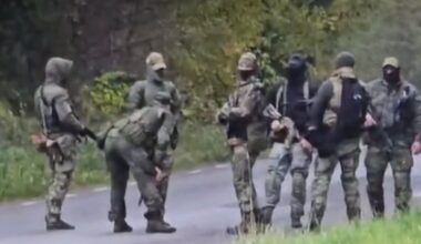 Estija dėl pastebėtų ginkluotų karių uždarė sieną su Rusija
