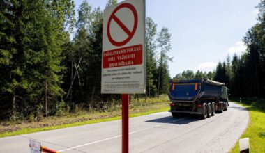 Pradėtas ikiteisminis tyrimas dėl kelmų šalinimo darbų statant Rūdninkų poligoną