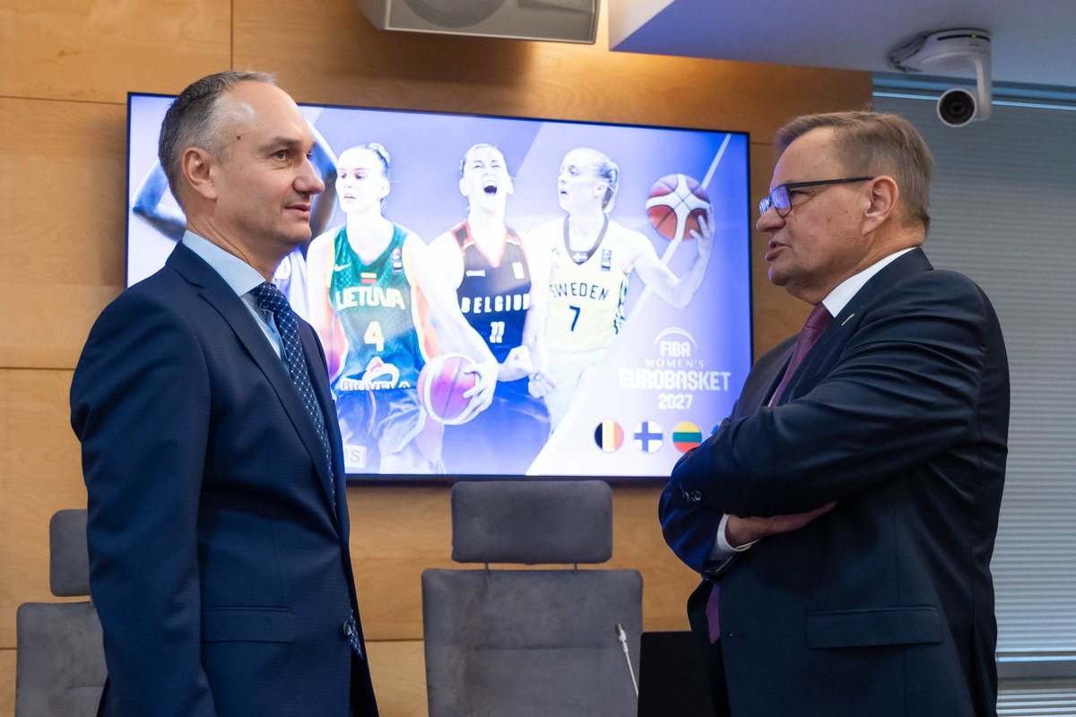 Spaudos konferencija apie 2027 metų moterų Europos krepšinio čempionatą, pirmą kartą vyksiantį Lietuvoje - Delfi