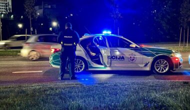 Prienuose policijai nestojo neblaivus ir teisės vairuoti neturintis jaunuolis
