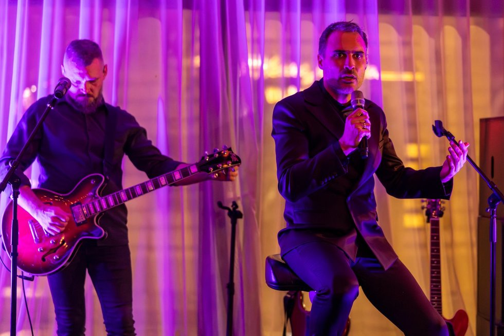 Mantas Jankavičius naująjį albumą „Norėjau gyventi“ pristatė būryje artimų draugų ir scenos kolegų (nuotr. Liusjeno Kulbio)