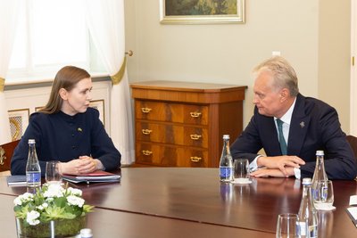 Dovilė Šakalienė, Gitanas Nausėda