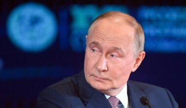 Karas Ukrainoje. „The Economist“: Putinas keičia taktiką kare - Delfi