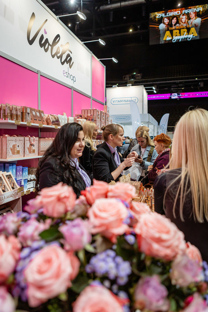 Organizatorių nuotr./Parodoje „Moters pasaulis 2025“ – daugiau nei 500 grožio, mados ir stiliaus prekių ženklų – jau lapkričio 14–16 dienomis, „Žalgirio“ arenoje