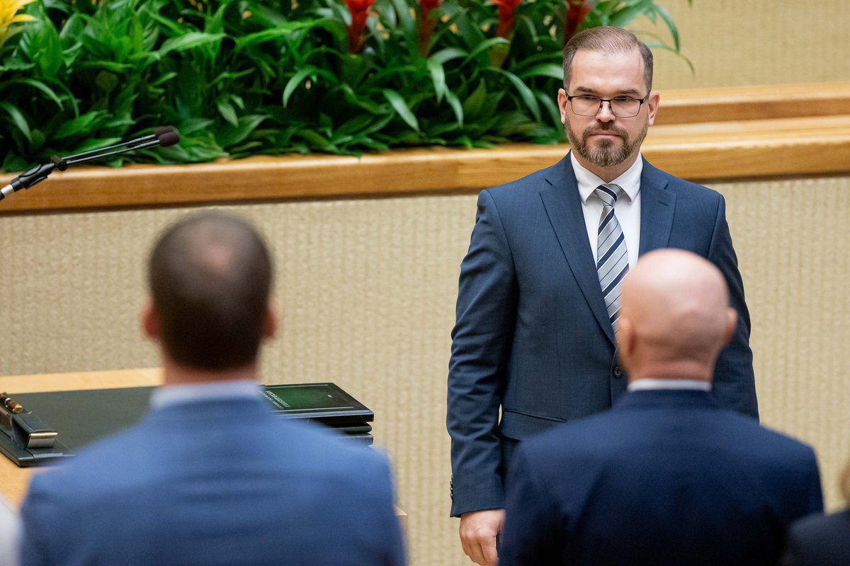 LSDP sprendžia, kas bus naujasis krašto apsaugos ministras: realiausiu kandidatu įvardijamas Kaunas - Delfi