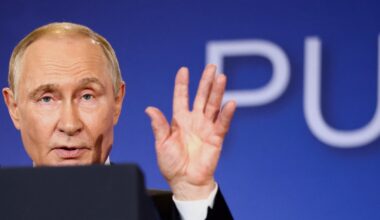 Kiek dar laiko Rusijos ekonomika gali finansuoti karą? | Verslas