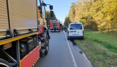 Avarija Molėtų rajone – girtas vyras neprisipažino įvažiavęs į medį