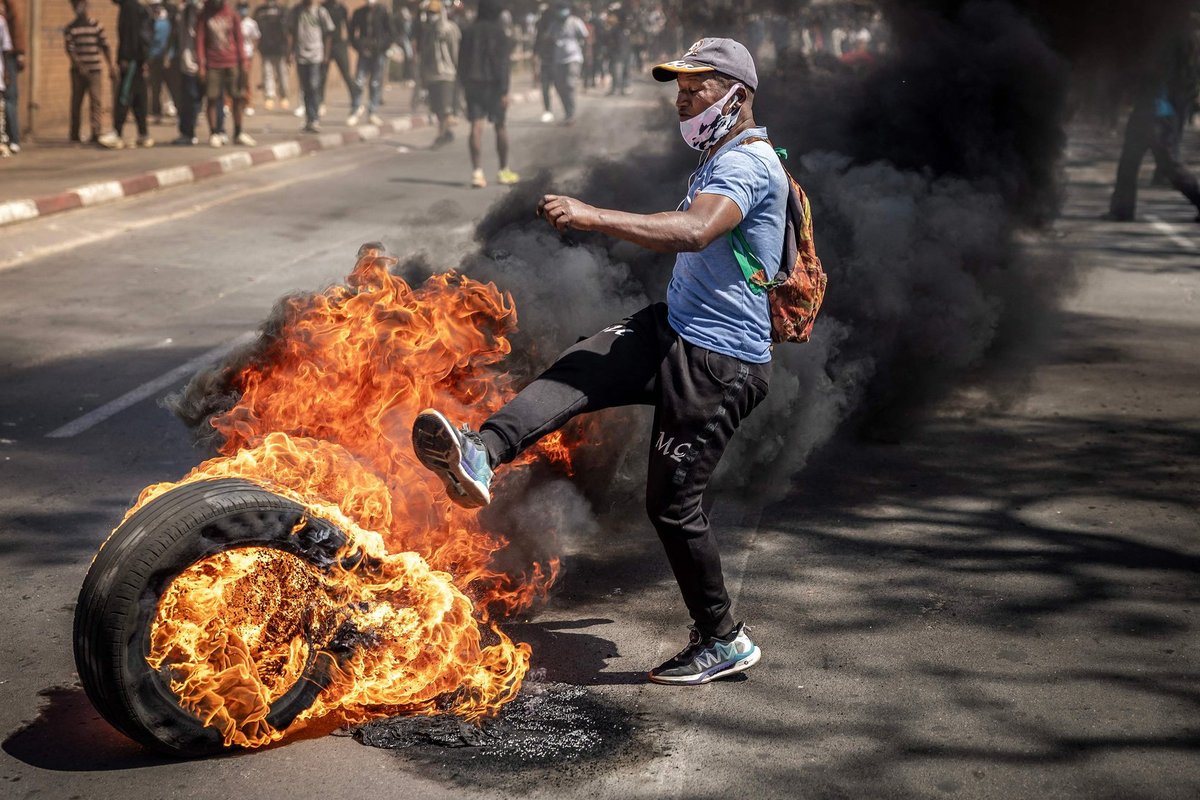Z kartos protestai apėmė dar dvi šalis