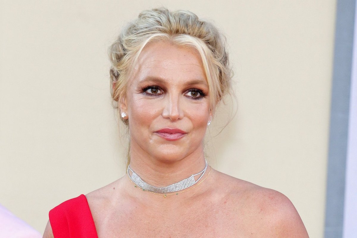 Naujas Britney Spears vaizdo įrašas pasėjo nerimą: nukrito nuo laiptų